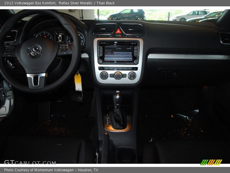 Reflex Silver Metallic / Titan Black 2013 Volkswagen Eos Komfort