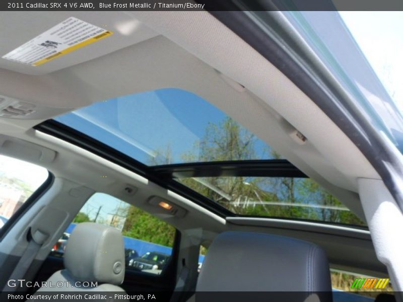 Sunroof of 2011 SRX 4 V6 AWD