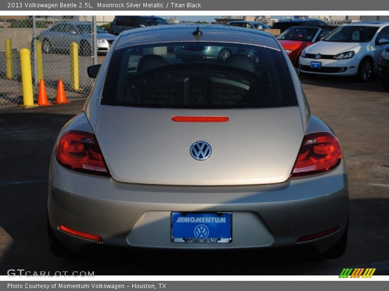 Moonrock Silver Metallic / Titan Black 2013 Volkswagen Beetle 2.5L