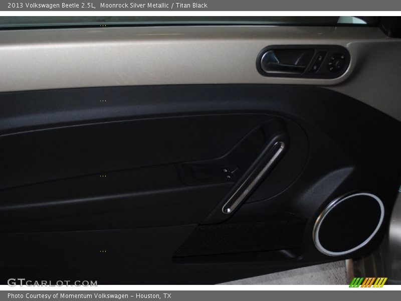 Moonrock Silver Metallic / Titan Black 2013 Volkswagen Beetle 2.5L