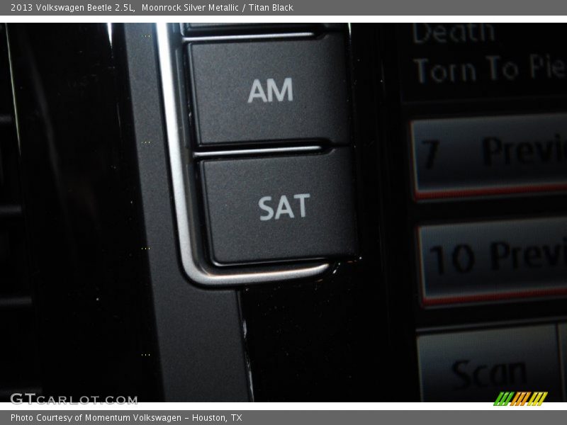 Moonrock Silver Metallic / Titan Black 2013 Volkswagen Beetle 2.5L