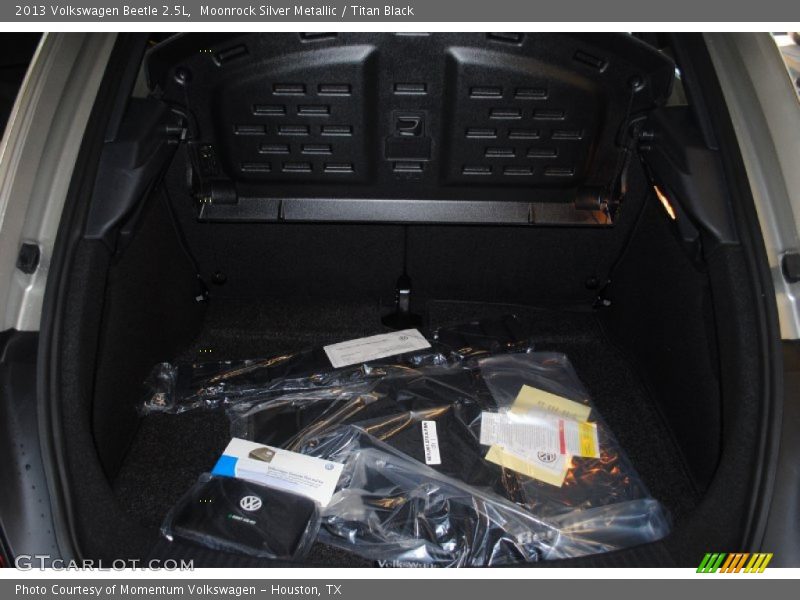Moonrock Silver Metallic / Titan Black 2013 Volkswagen Beetle 2.5L