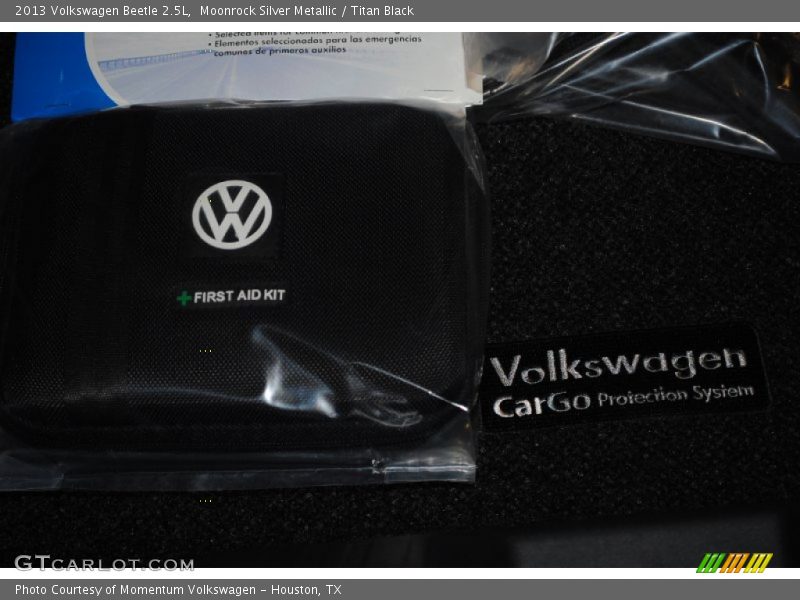 Moonrock Silver Metallic / Titan Black 2013 Volkswagen Beetle 2.5L