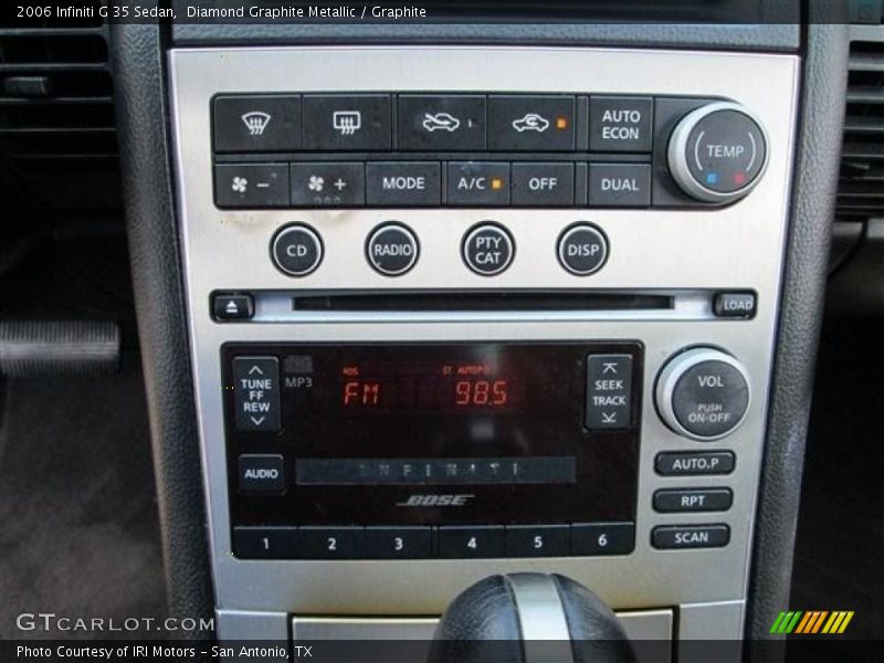 Controls of 2006 G 35 Sedan