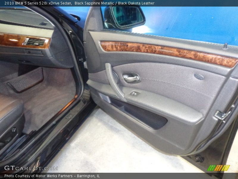 Black Sapphire Metallic / Black Dakota Leather 2010 BMW 5 Series 528i xDrive Sedan
