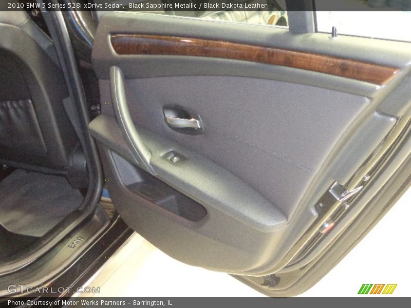 Black Sapphire Metallic / Black Dakota Leather 2010 BMW 5 Series 528i xDrive Sedan