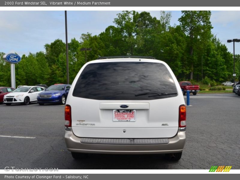 Vibrant White / Medium Parchment 2003 Ford Windstar SEL
