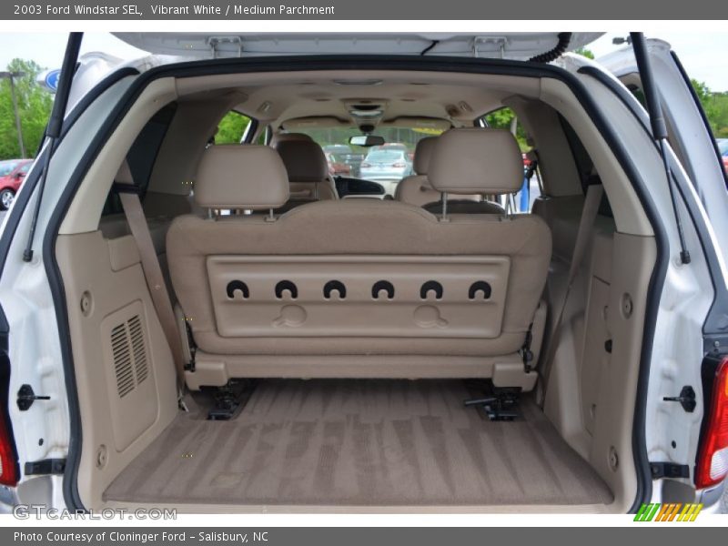 Vibrant White / Medium Parchment 2003 Ford Windstar SEL
