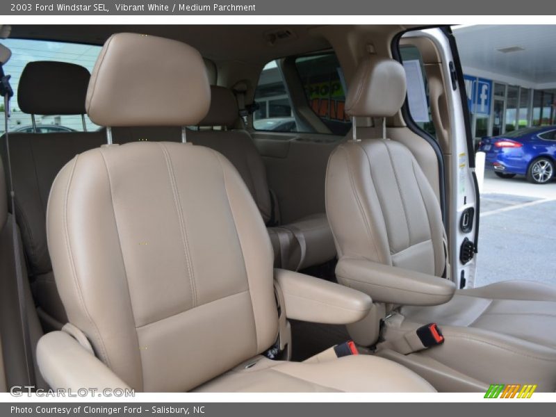 Vibrant White / Medium Parchment 2003 Ford Windstar SEL