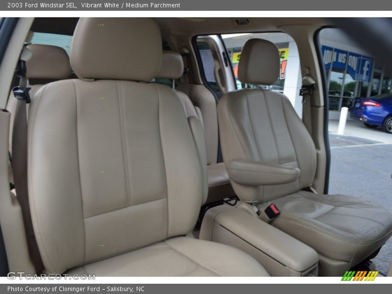 Vibrant White / Medium Parchment 2003 Ford Windstar SEL