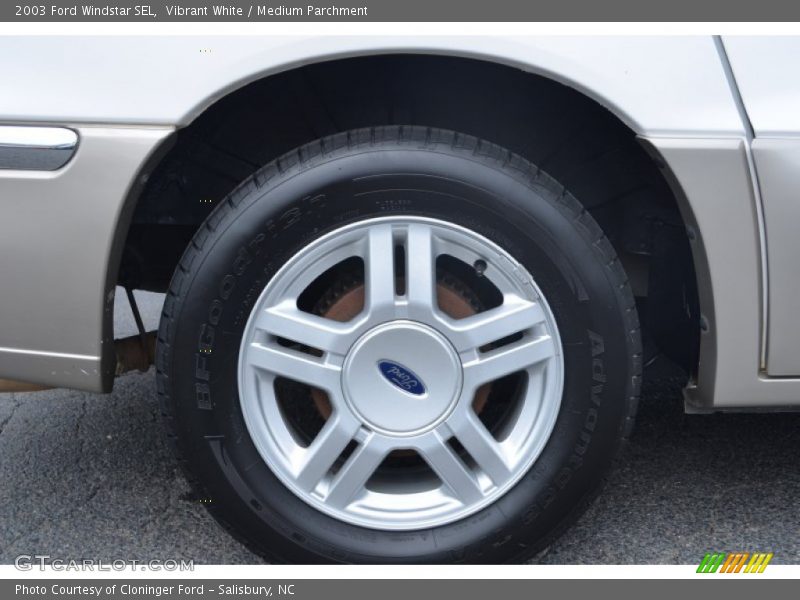 Vibrant White / Medium Parchment 2003 Ford Windstar SEL
