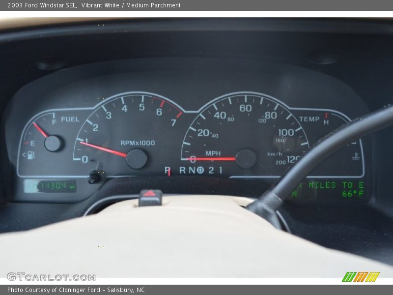 Vibrant White / Medium Parchment 2003 Ford Windstar SEL