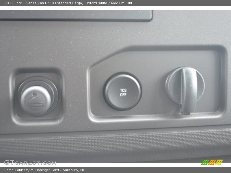 Oxford White / Medium Flint 2012 Ford E Series Van E250 Extended Cargo