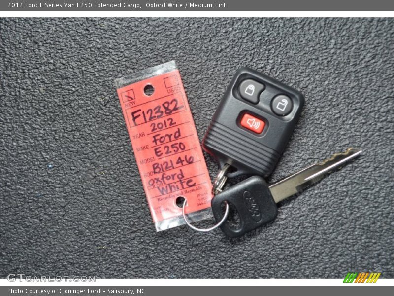 Oxford White / Medium Flint 2012 Ford E Series Van E250 Extended Cargo
