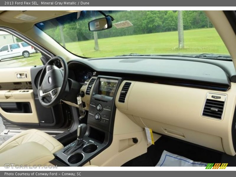 Dashboard of 2013 Flex SEL