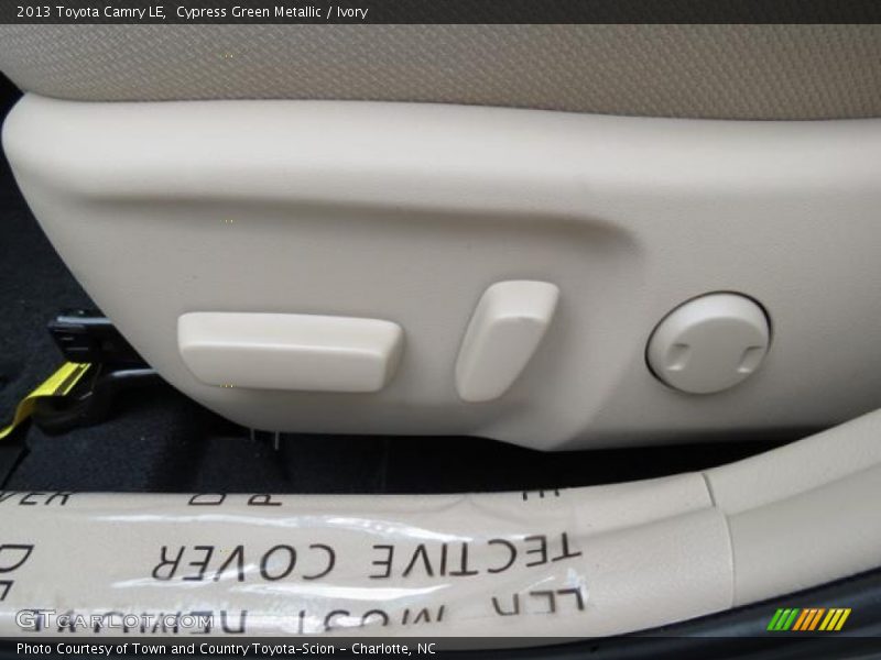 Cypress Green Metallic / Ivory 2013 Toyota Camry LE
