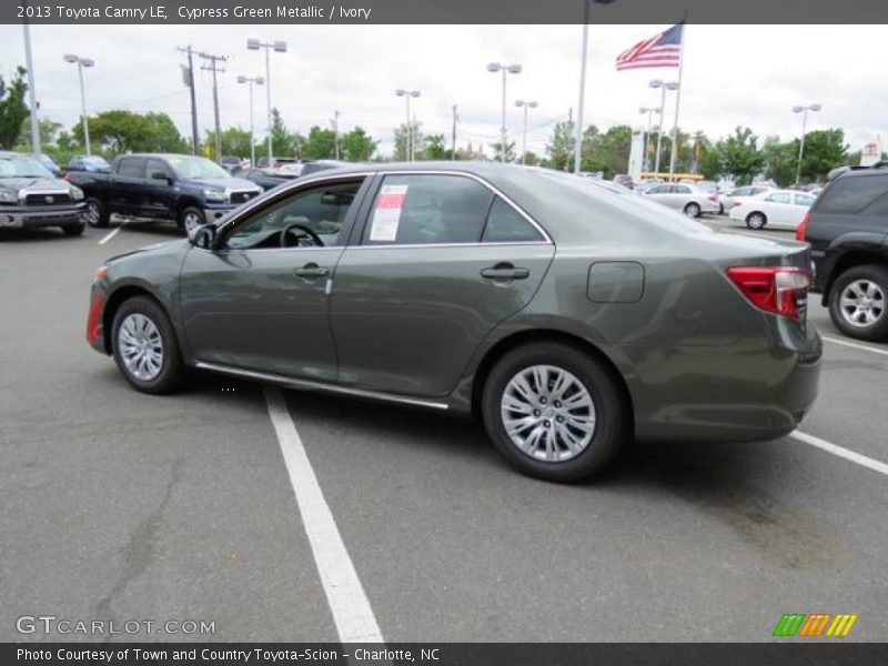 Cypress Green Metallic / Ivory 2013 Toyota Camry LE