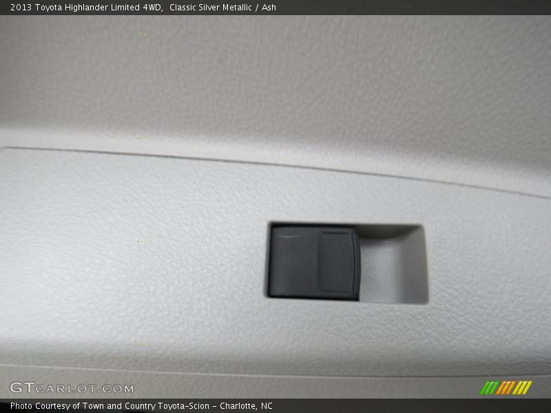 Classic Silver Metallic / Ash 2013 Toyota Highlander Limited 4WD