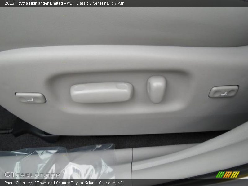 Classic Silver Metallic / Ash 2013 Toyota Highlander Limited 4WD