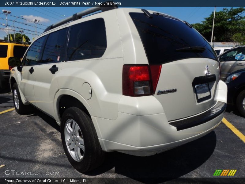 Dover White Pearl / Medium Brown 2007 Mitsubishi Endeavor LS