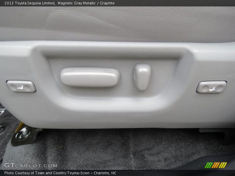 Magnetic Gray Metallic / Graphite 2013 Toyota Sequoia Limited