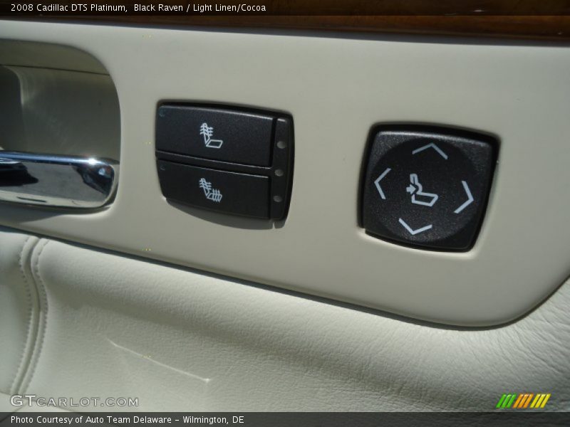 Black Raven / Light Linen/Cocoa 2008 Cadillac DTS Platinum