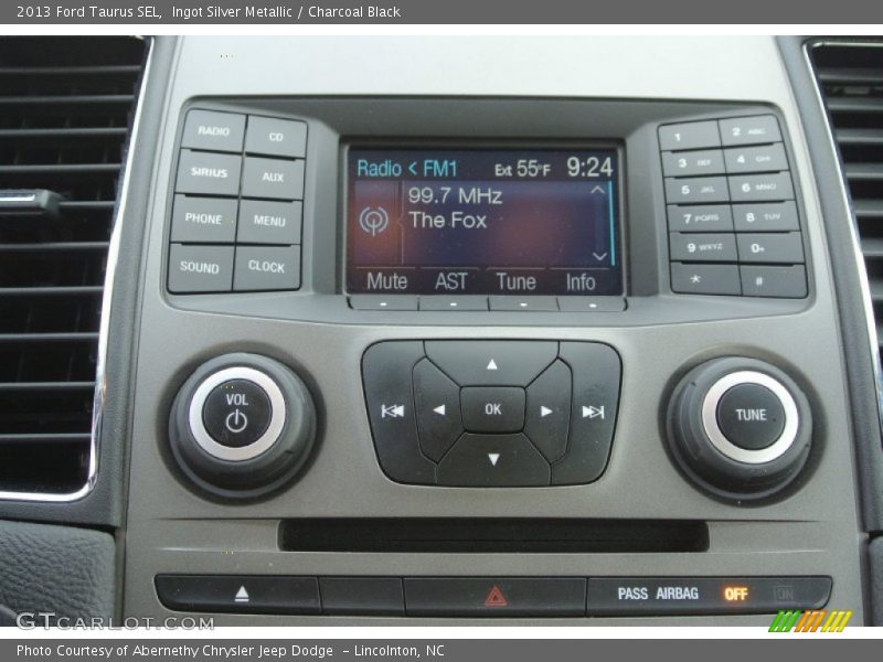 Ingot Silver Metallic / Charcoal Black 2013 Ford Taurus SEL