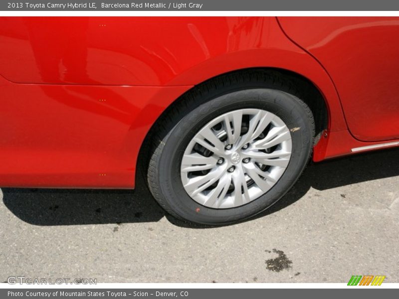 Barcelona Red Metallic / Light Gray 2013 Toyota Camry Hybrid LE