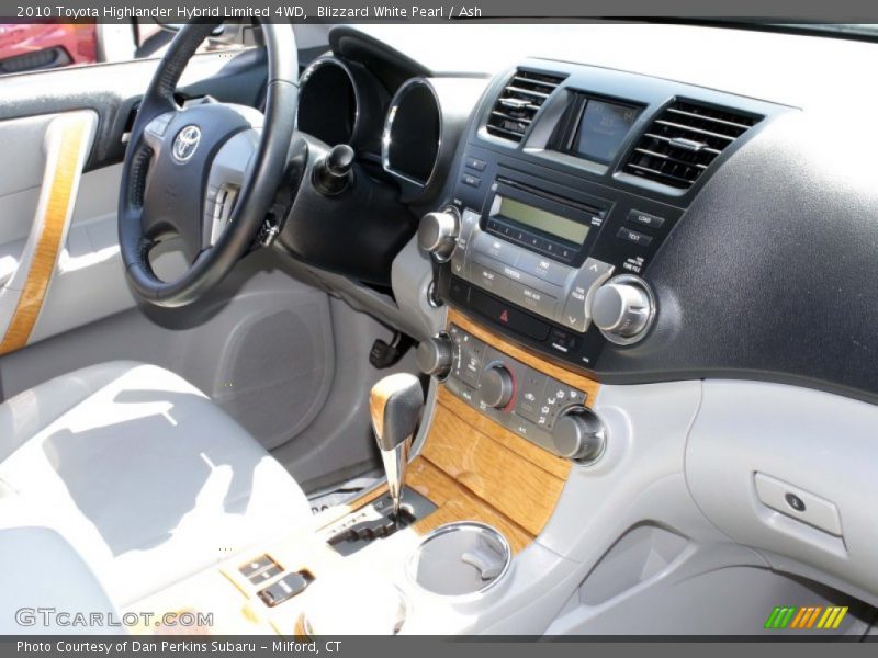 Blizzard White Pearl / Ash 2010 Toyota Highlander Hybrid Limited 4WD