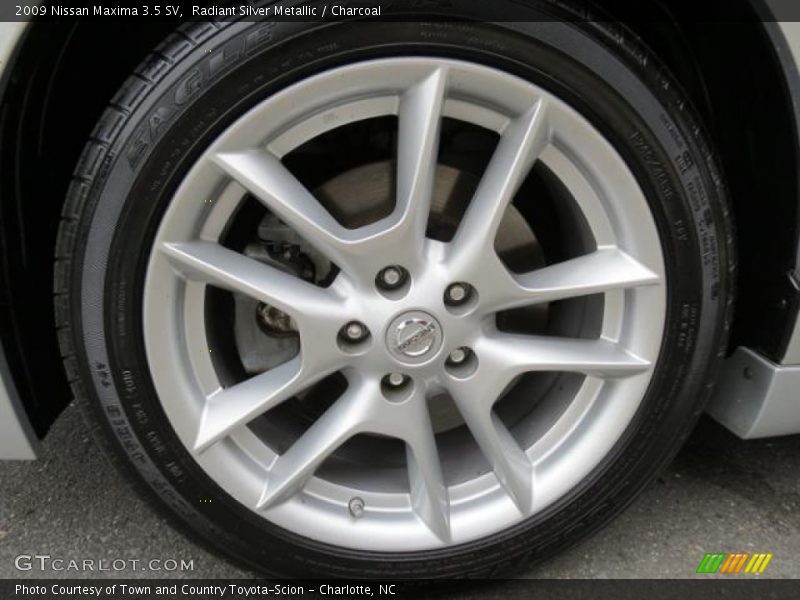 Radiant Silver Metallic / Charcoal 2009 Nissan Maxima 3.5 SV