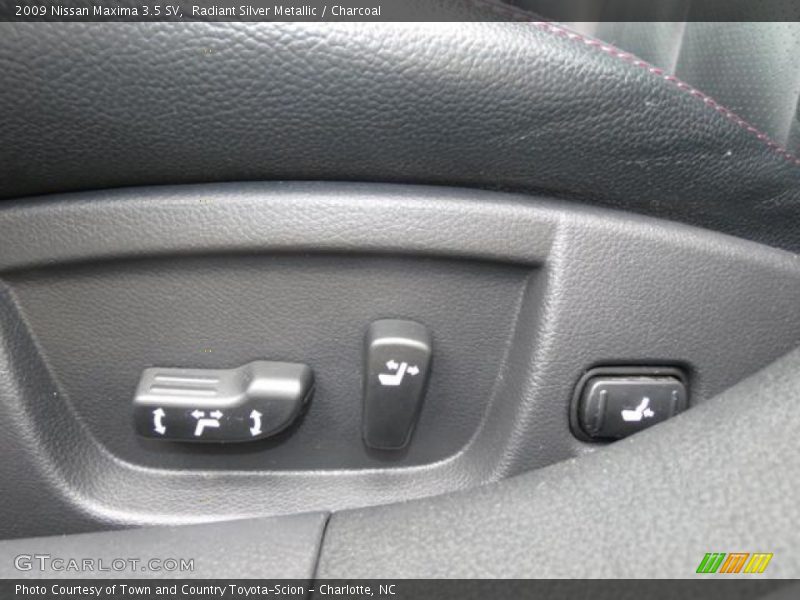 Radiant Silver Metallic / Charcoal 2009 Nissan Maxima 3.5 SV