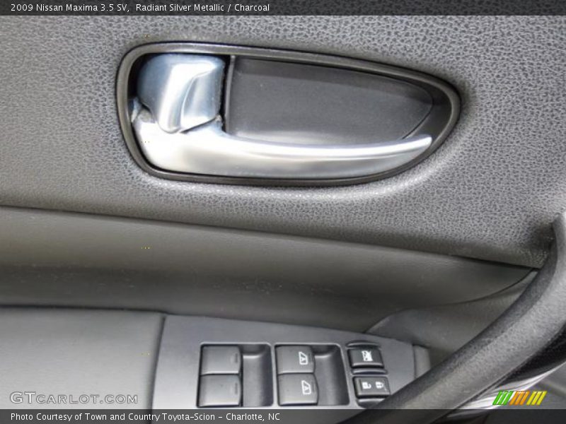 Radiant Silver Metallic / Charcoal 2009 Nissan Maxima 3.5 SV