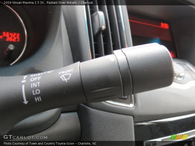 Radiant Silver Metallic / Charcoal 2009 Nissan Maxima 3.5 SV