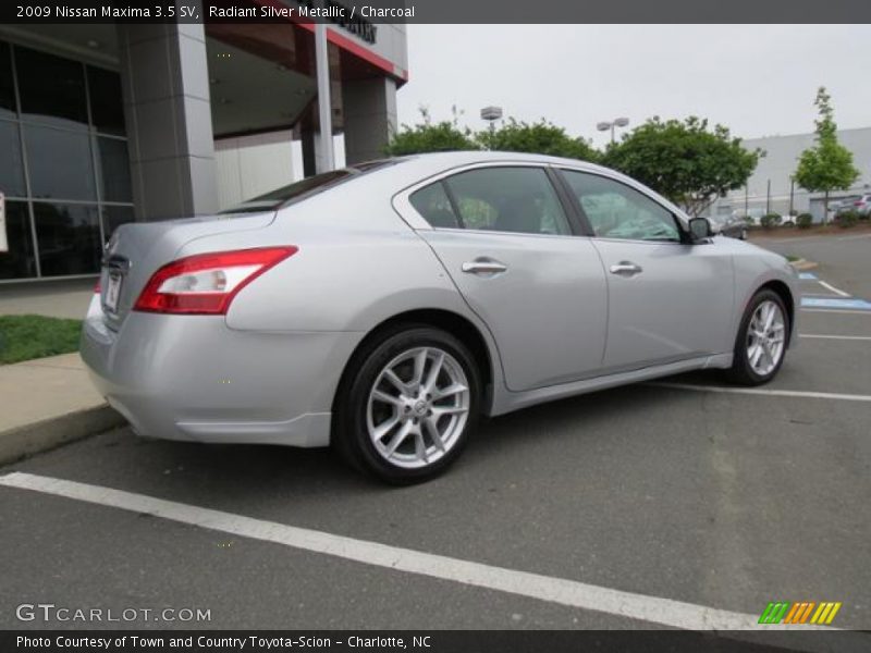 Radiant Silver Metallic / Charcoal 2009 Nissan Maxima 3.5 SV