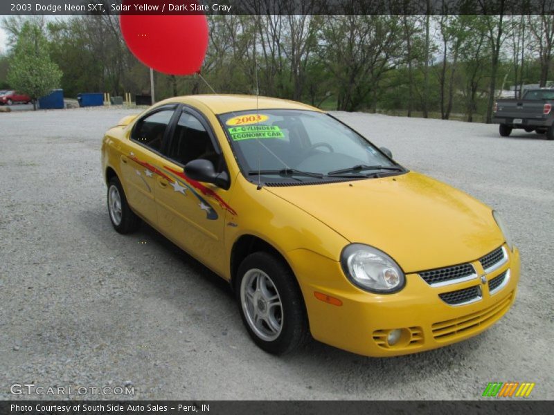 Front 3/4 View of 2003 Neon SXT