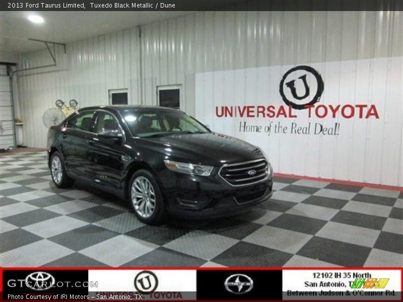 Tuxedo Black Metallic / Dune 2013 Ford Taurus Limited