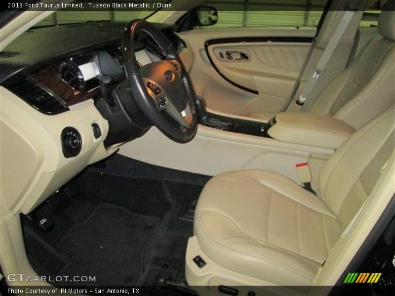 Tuxedo Black Metallic / Dune 2013 Ford Taurus Limited