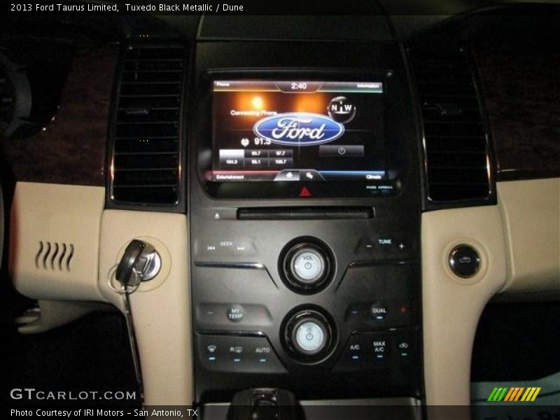 Tuxedo Black Metallic / Dune 2013 Ford Taurus Limited