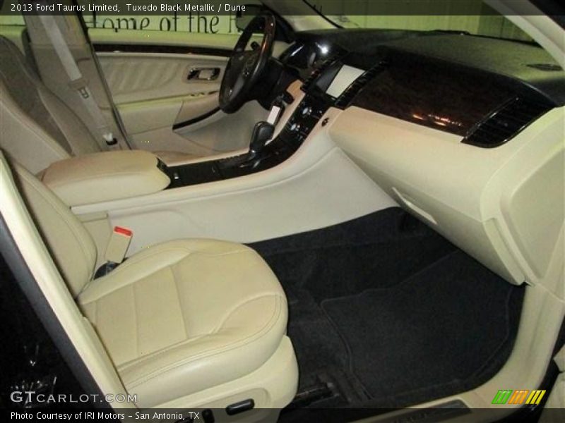 Tuxedo Black Metallic / Dune 2013 Ford Taurus Limited