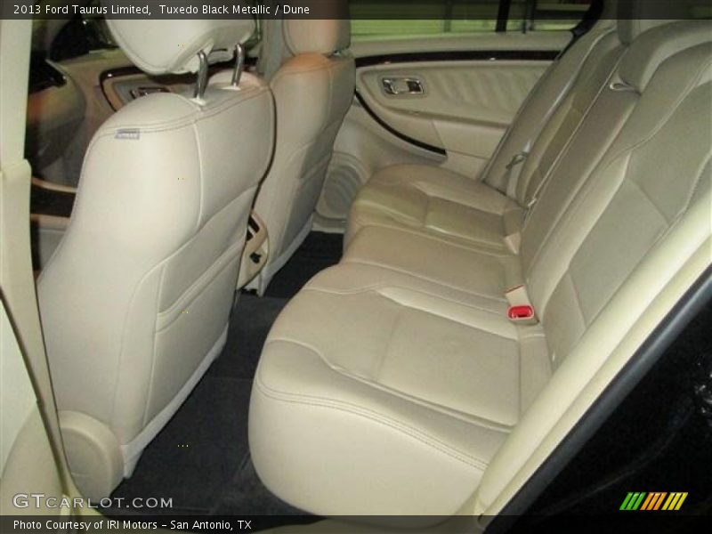 Tuxedo Black Metallic / Dune 2013 Ford Taurus Limited