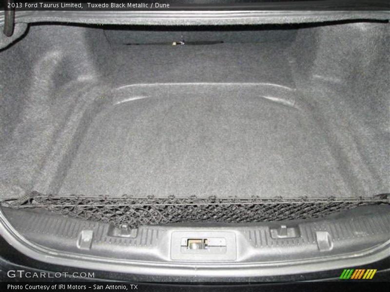Tuxedo Black Metallic / Dune 2013 Ford Taurus Limited