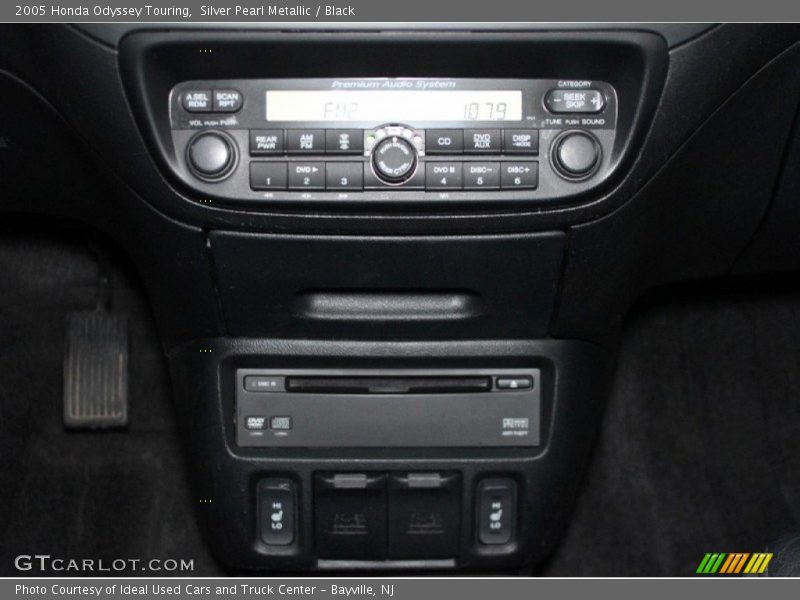 Silver Pearl Metallic / Black 2005 Honda Odyssey Touring