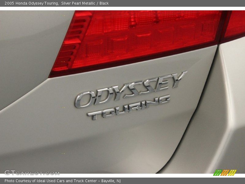 Silver Pearl Metallic / Black 2005 Honda Odyssey Touring