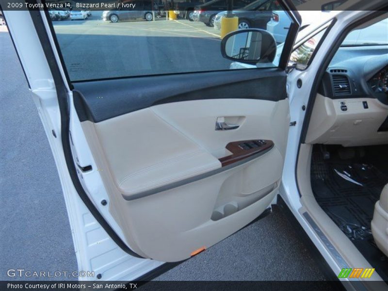 Blizzard Pearl / Ivory 2009 Toyota Venza I4