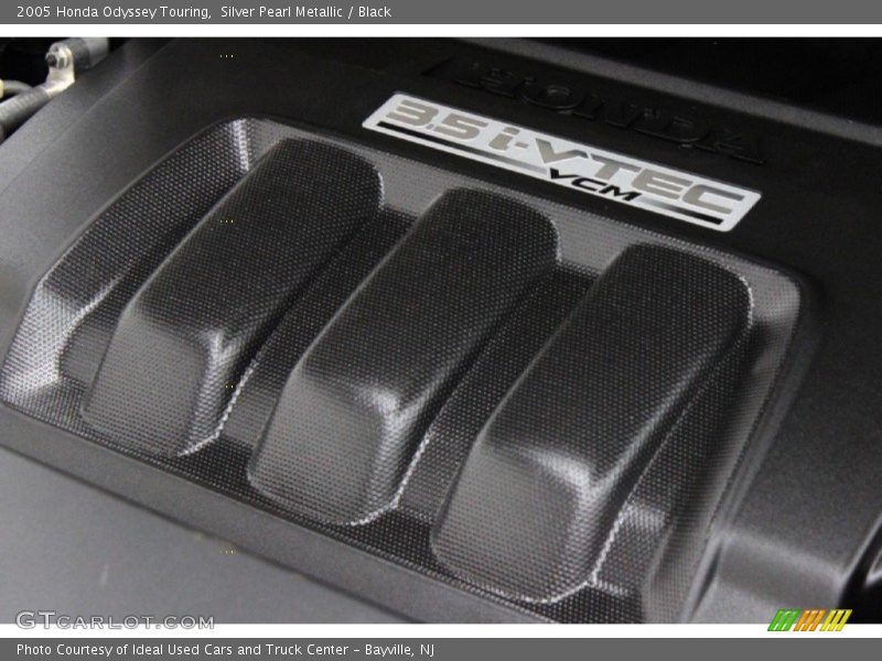 Silver Pearl Metallic / Black 2005 Honda Odyssey Touring