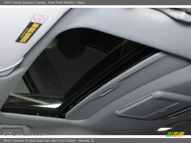 Silver Pearl Metallic / Black 2005 Honda Odyssey Touring