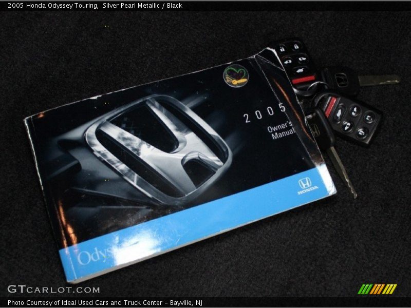Silver Pearl Metallic / Black 2005 Honda Odyssey Touring