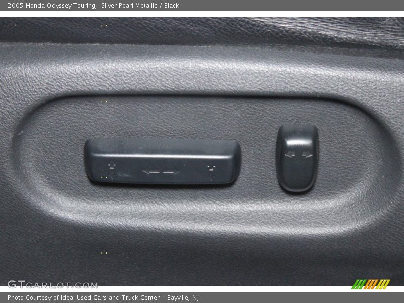Silver Pearl Metallic / Black 2005 Honda Odyssey Touring