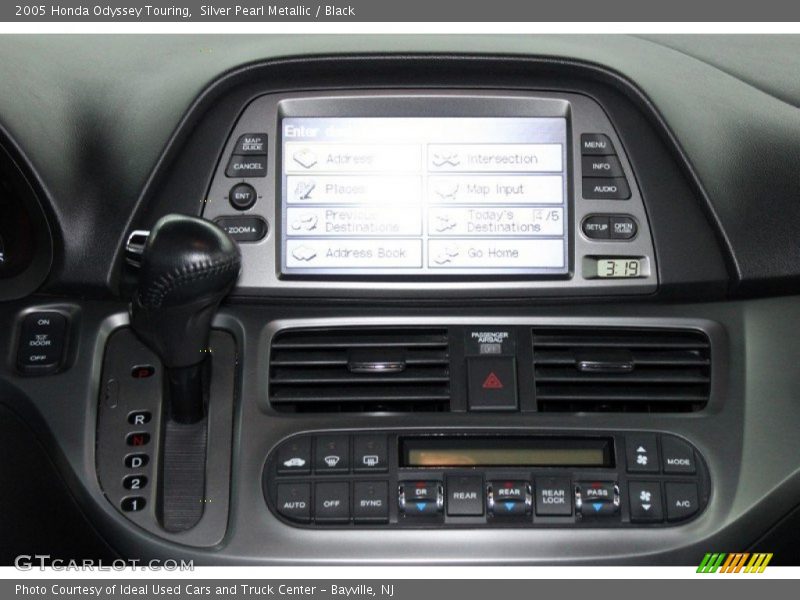 Silver Pearl Metallic / Black 2005 Honda Odyssey Touring