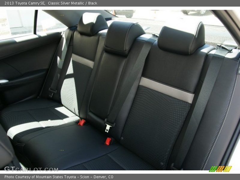 Classic Silver Metallic / Black 2013 Toyota Camry SE